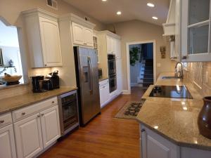 painting contractor Fairfield, CT before and after photo 1640626784020_Painted_5
