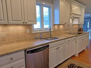 painting contractor Fairfield, CT before and after photo 1640626789563_Painted_9